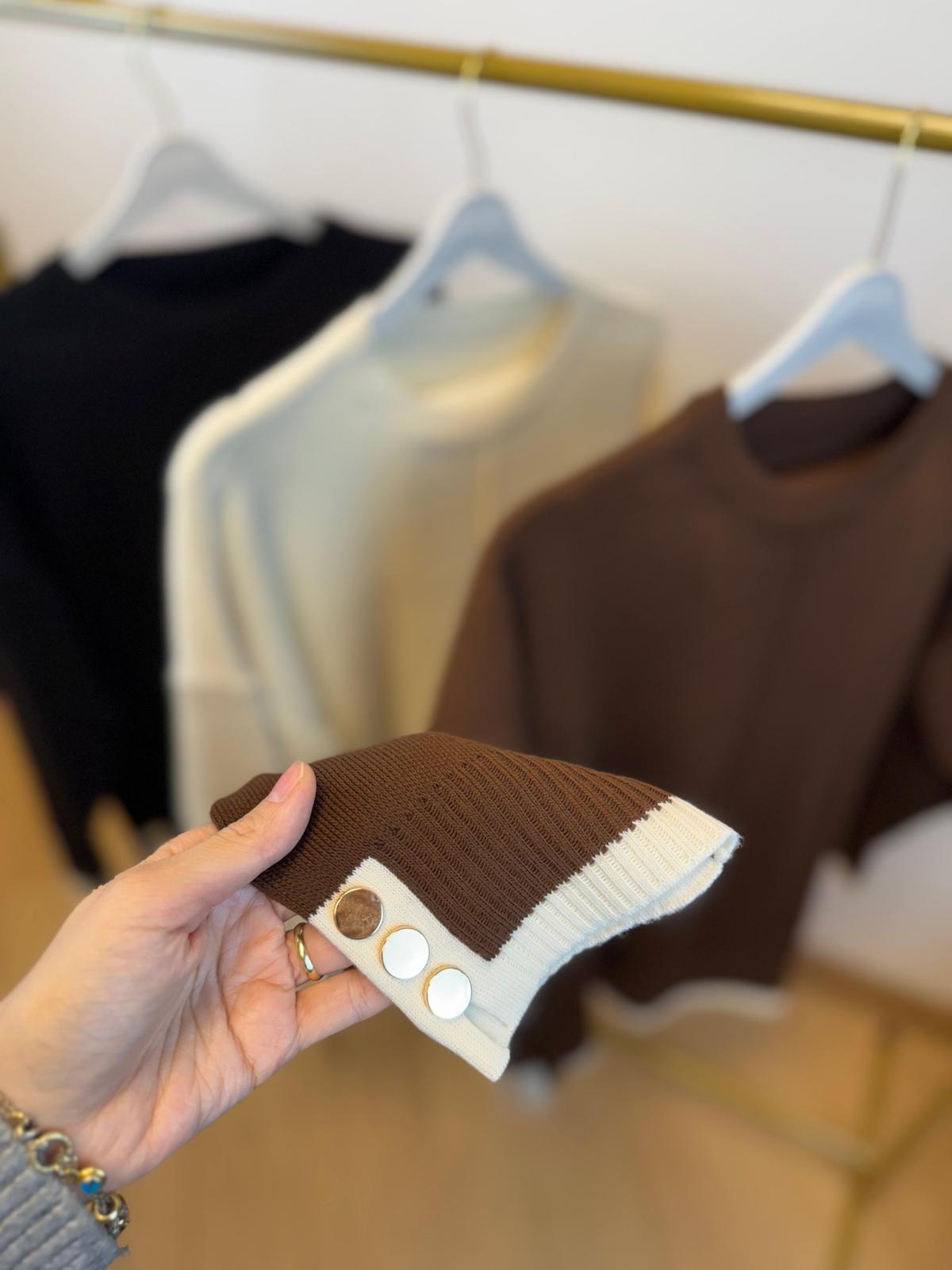 Kontrast Manşet Gold Düğmeli Triko Takım – Kahve - Görsel 3